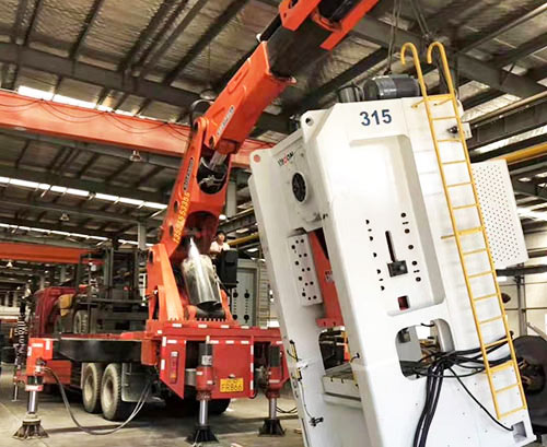 竹溪附近随车吊出租，轻松解决运输难题