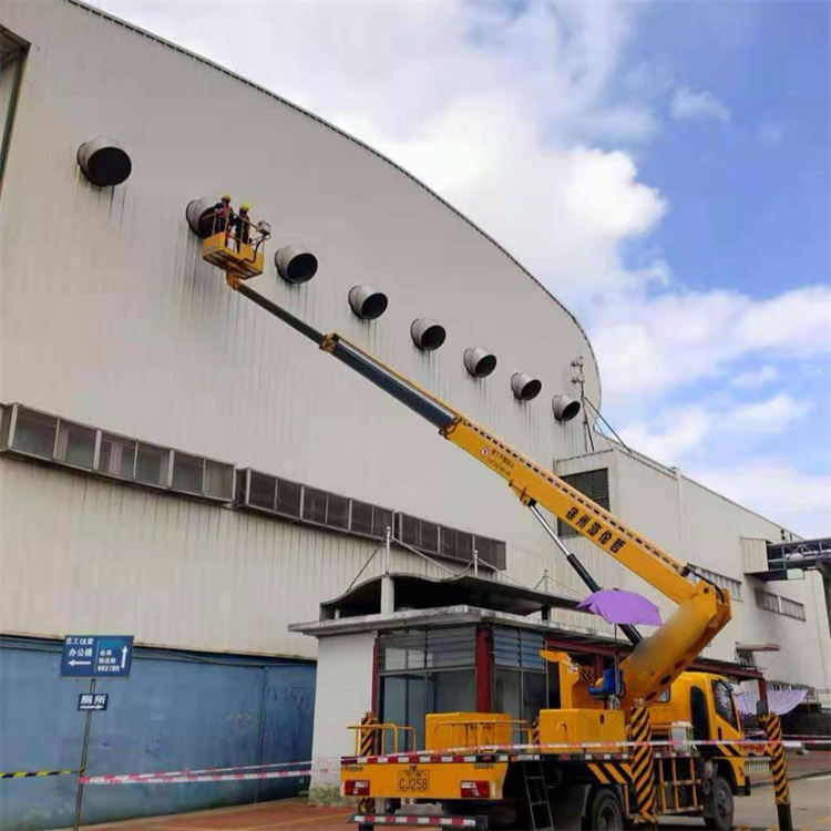 竹溪高空作业车出租服务：专业广告牌安装解决方案